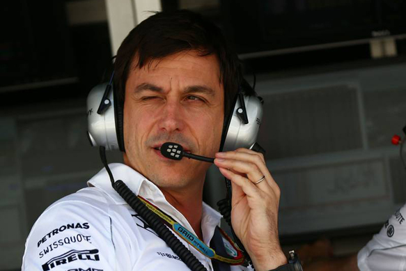 Mercedes motorsport boss Toto Wolff is expecting a controversial Singapore Grand Prix in the wake of the FIA&#39;s clampdown on Formula 1 team radio. - 1410517566